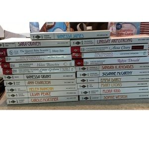 Lot of 21 vintage Harlequin Romance books.